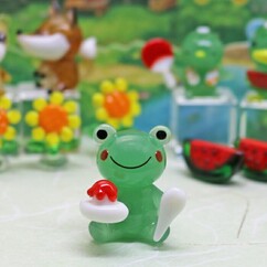Glasswork frog with shaved ice