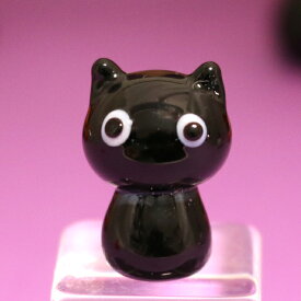 Glasswork black cat